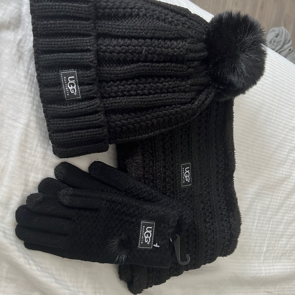 UGG complete hat and scarf and gloves set